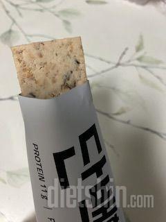 프로틴바를 구매할 때 단백질 함량과