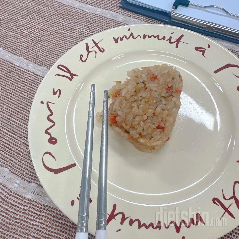 몇 년째 계속 주문하는 주먹밥이에요.