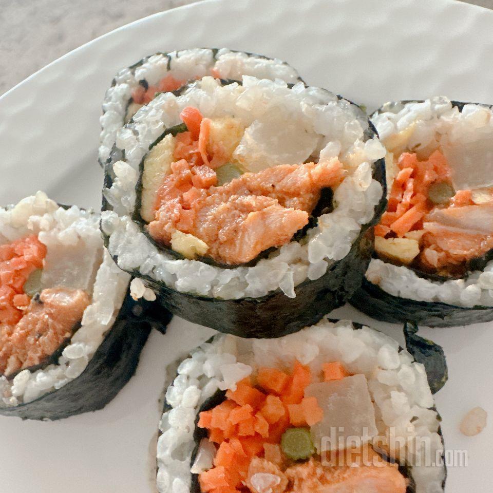 냉동이라 기대 안 했는데 밥도 퍼석하