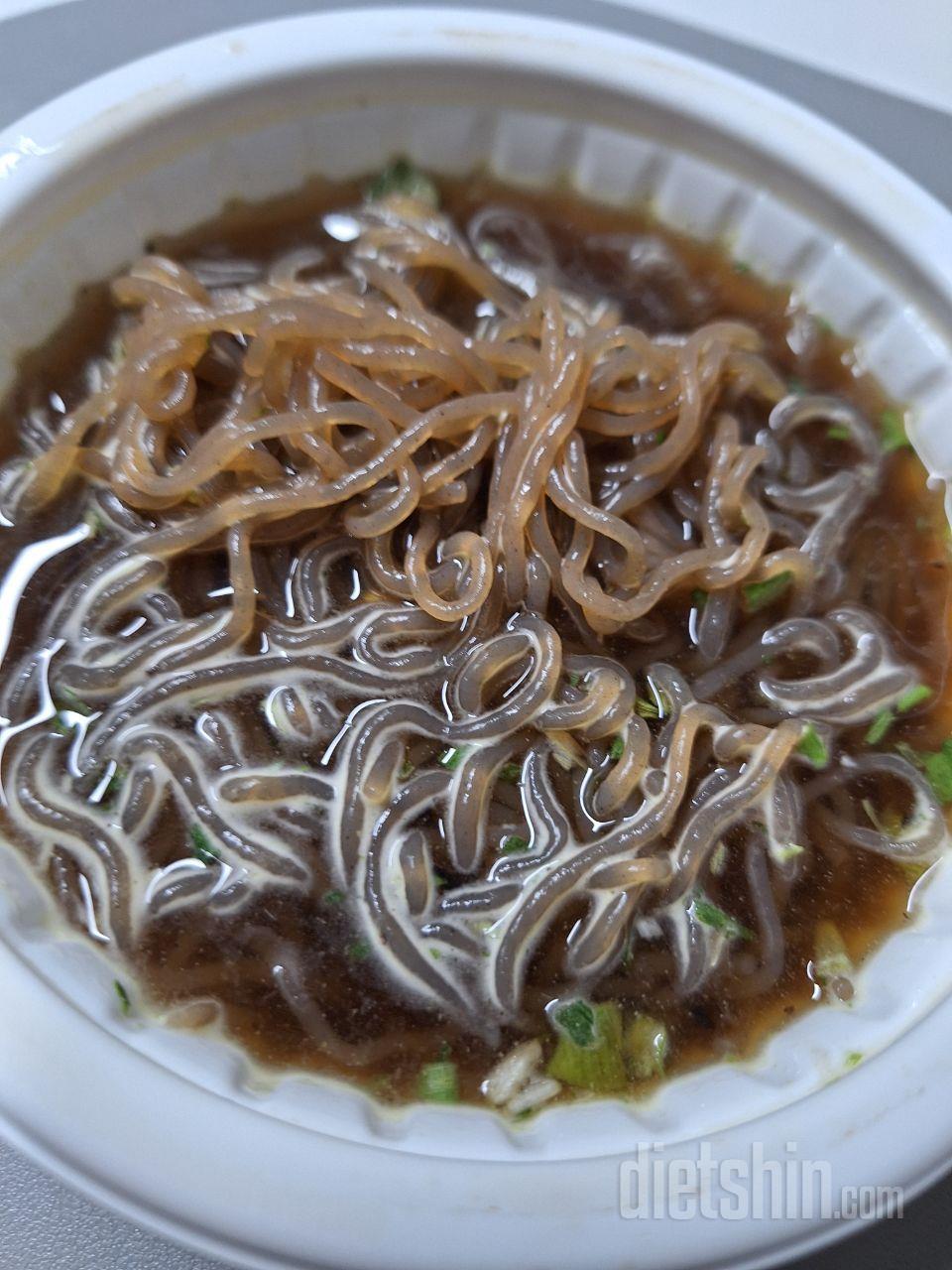 맛은 그럭저럭 먹을만 한데 너무 비싸