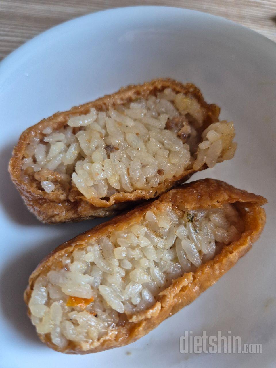 사진이랑 비슷하진 않지만 맛있었어요~