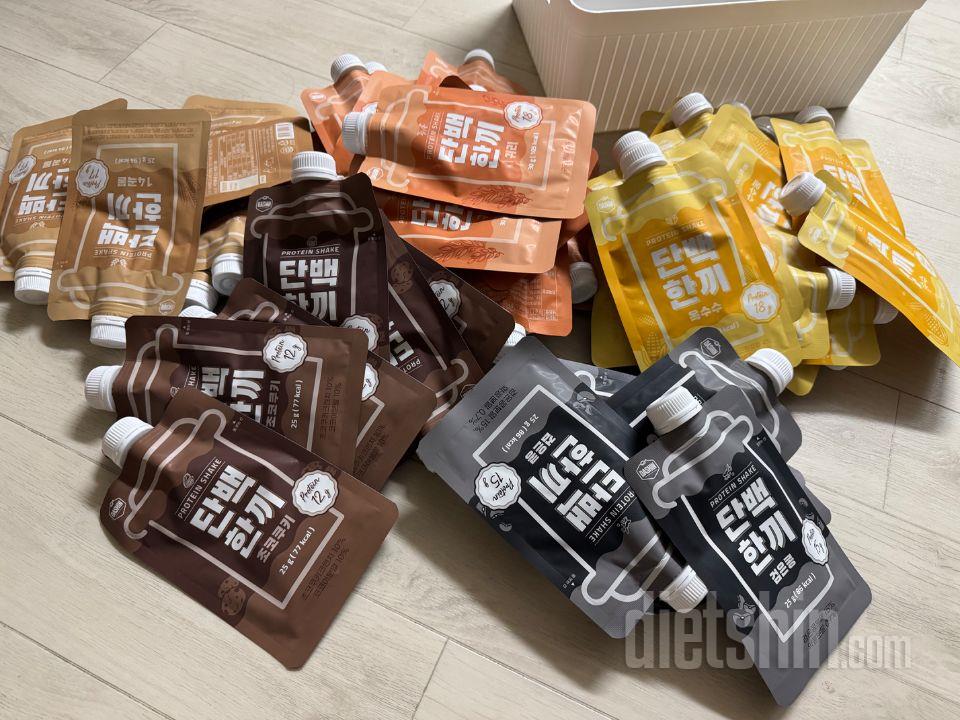 크흐~~!!!💗
쌓여있는 단백한끼