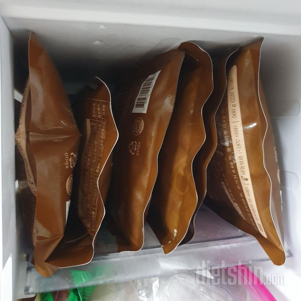 꾸준히 구매하고있어요.
칼로리나 가격