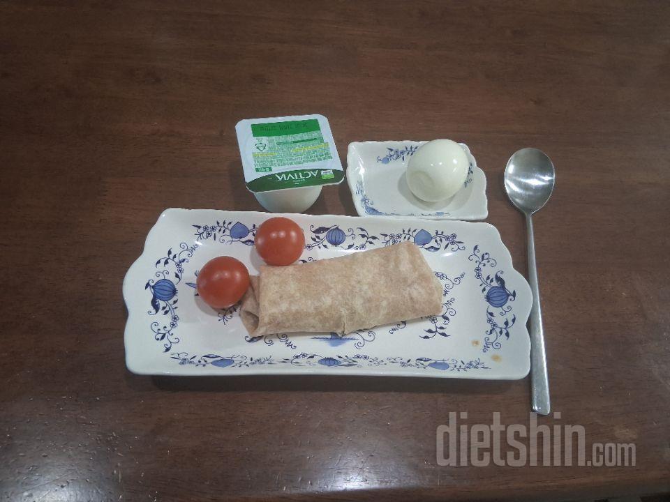 오랜만에 통밀당 브리또를 샀는데 매우