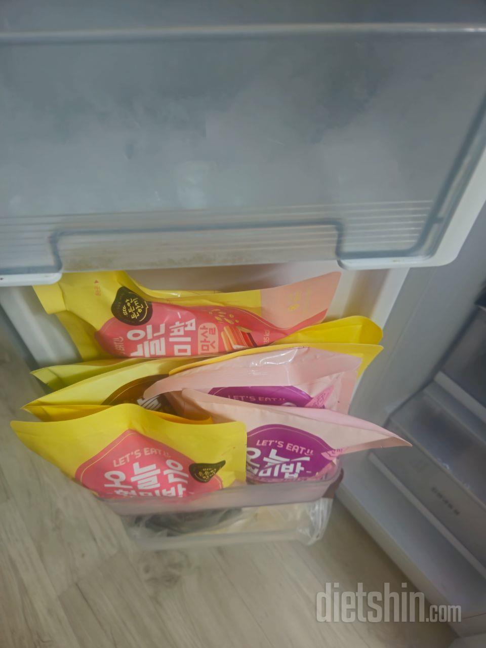 냉장고에 꽉꽉 채워놨네요
든든합니다