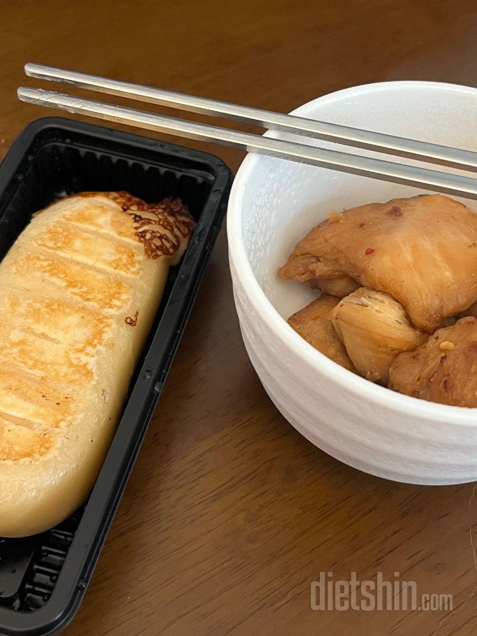 촉촉하규 닭가슴살 같지가 않아서 마싯