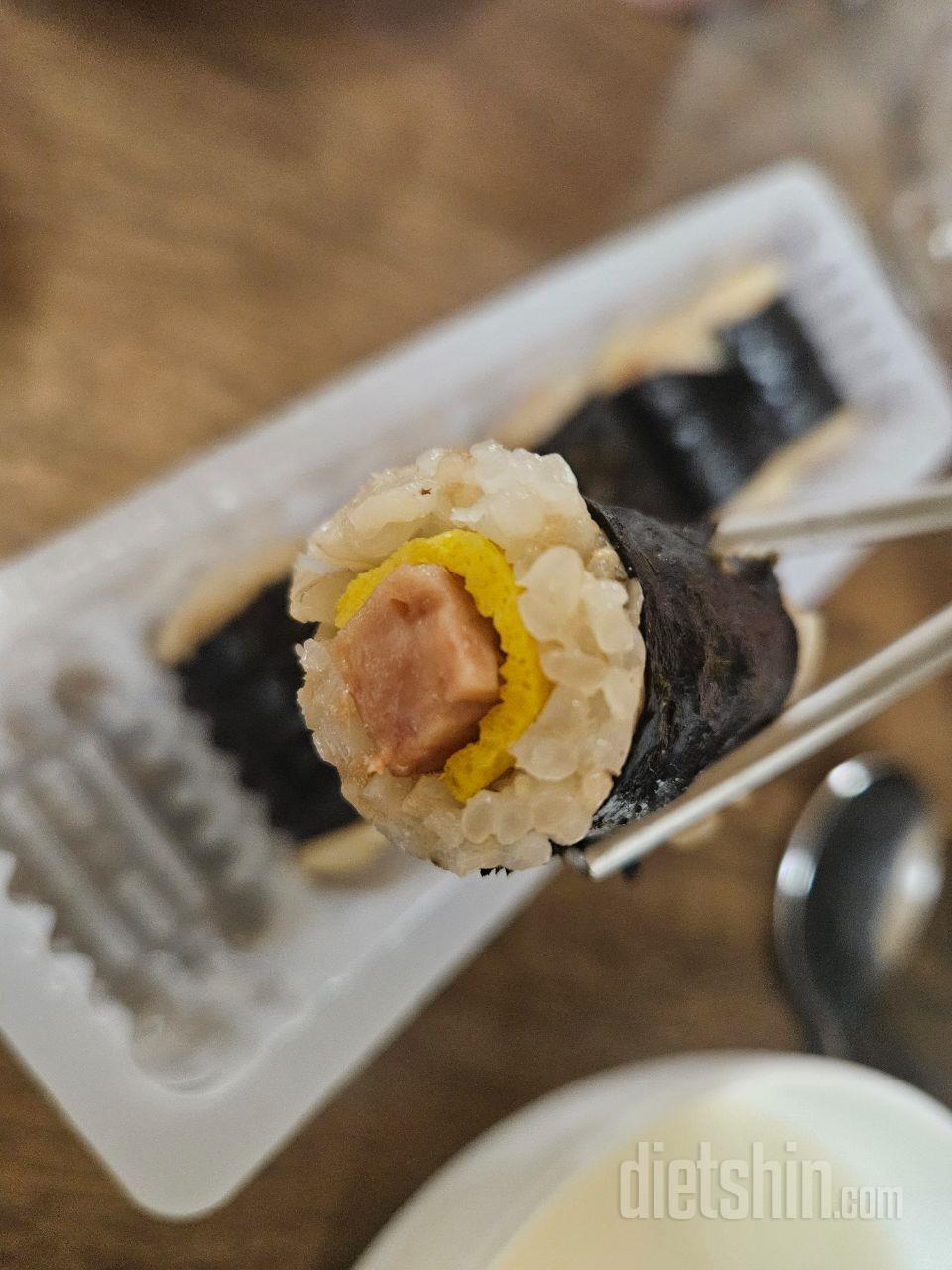 너무 맛있어서 놀랬어요
곤약김밥 첨