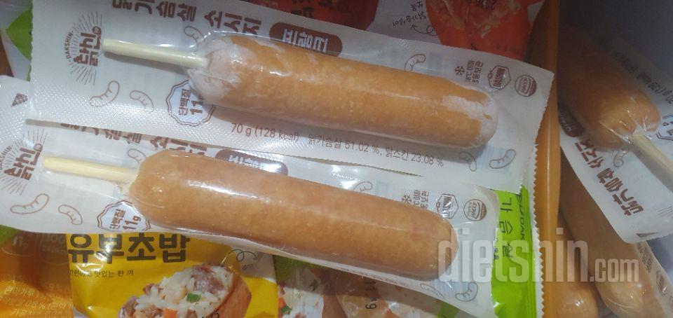 재구매했어요 
짜지않고 담백해요.
파