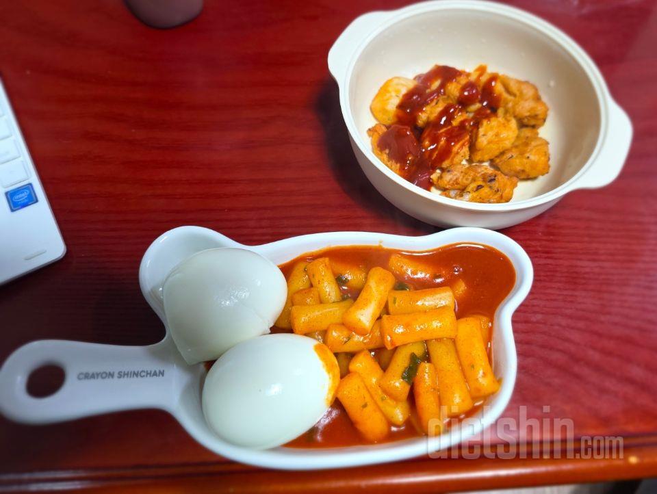 생각보다 더 맛있어요
편의점에서 먹는