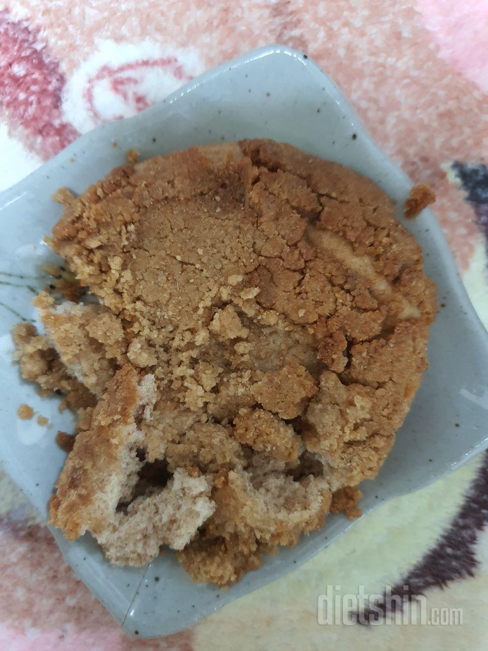 위에 소보로가 달콤해서 먹을만합니다
