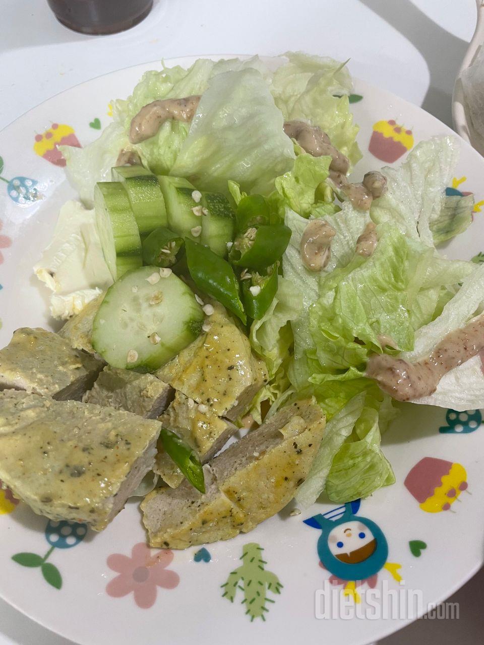 현미밥 닭가슴살 청경체 볶아서 먹구요