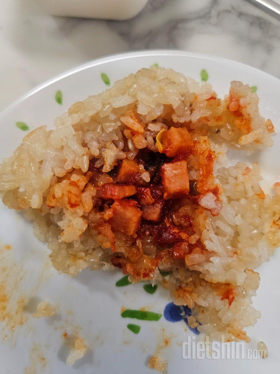 안에 내용물이 광고처럼 푸짐하지는 않