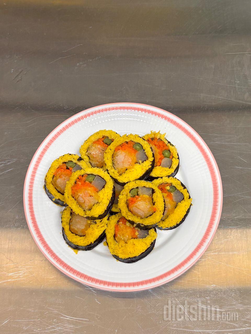 김밥 맛있어요
하나 먹어도 배가 꽤