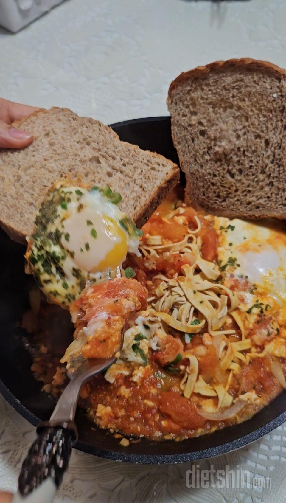 통밀 식빵, 모닝빵, 옥수수빵 시켜봤