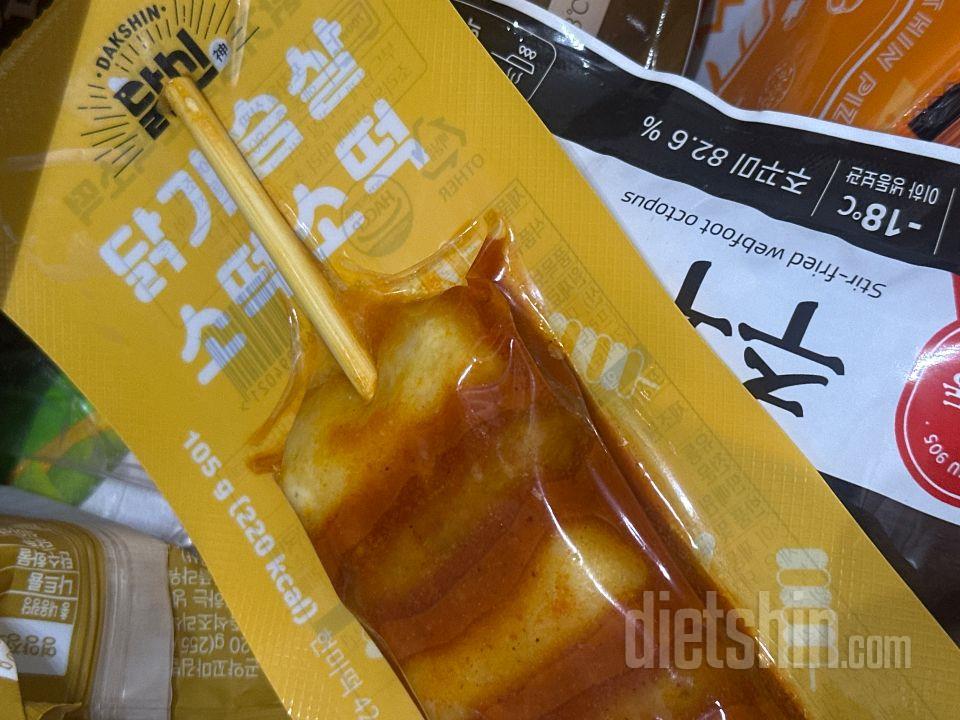 양념치킨 소스 맛이라 되게 맛있어요