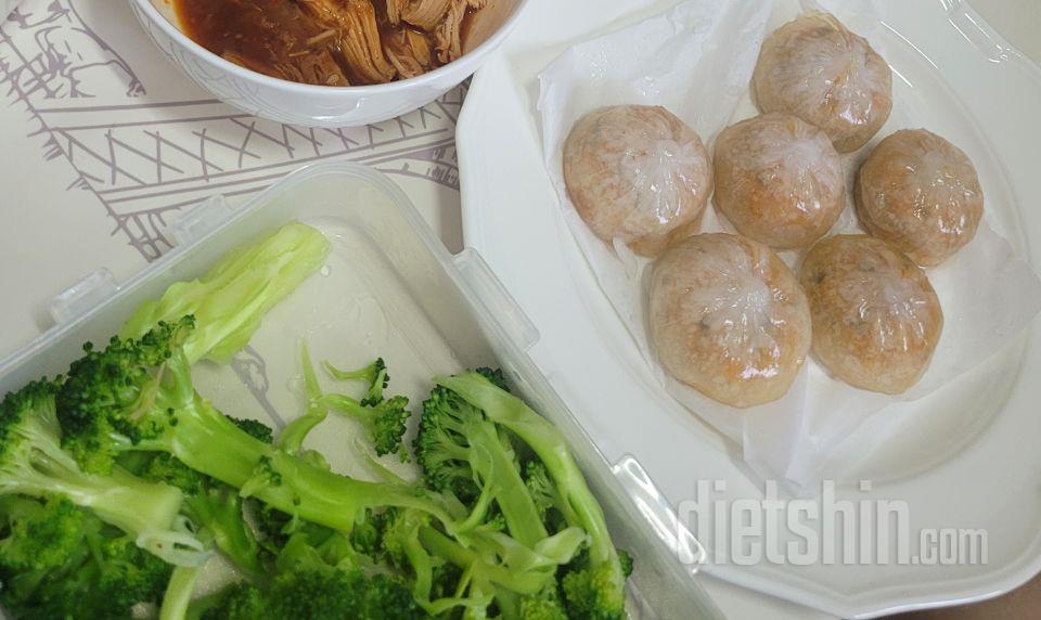 피가 얇아서 부담 없고 쫀득해서 자꾸