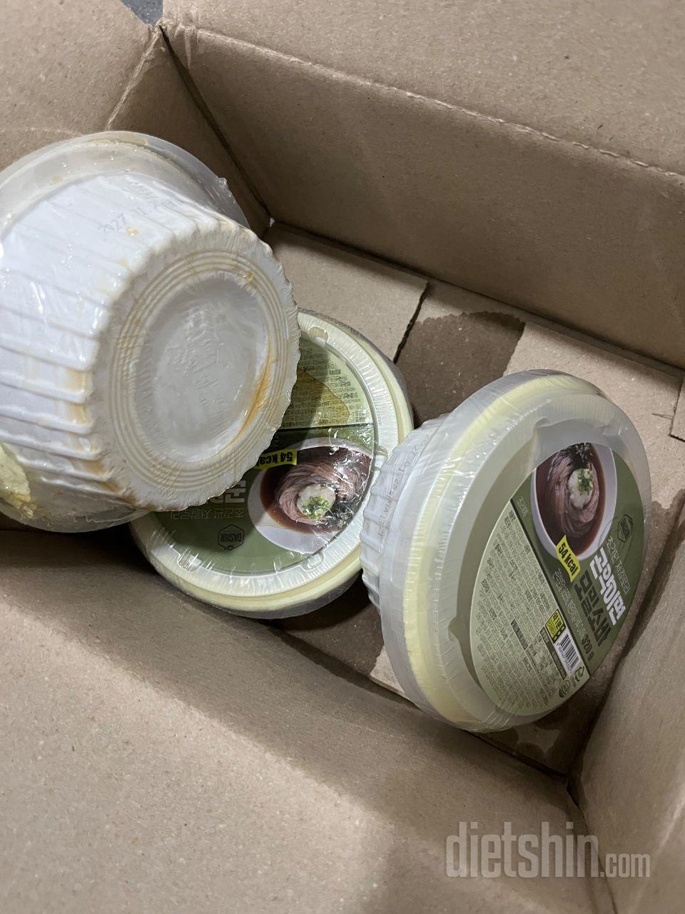 실링이 제대로 안 된 건지 틈으로 국