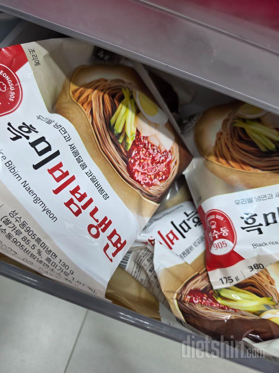 하나로는 부족하고 두개가 성인기준
저