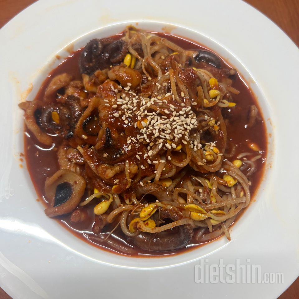 콩나물까지 넣어서 볶았는데 가족들이