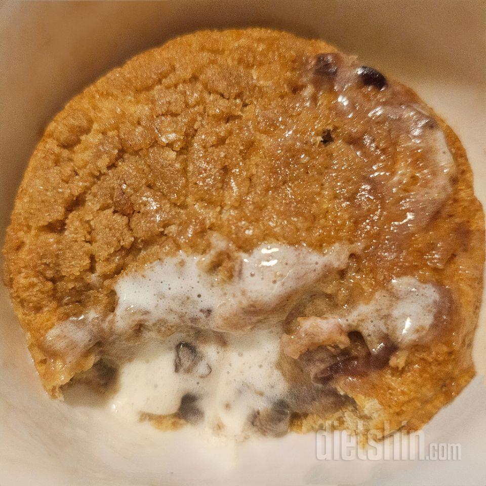 달콤한 크림과 단팥이 촉촉하게 어우러