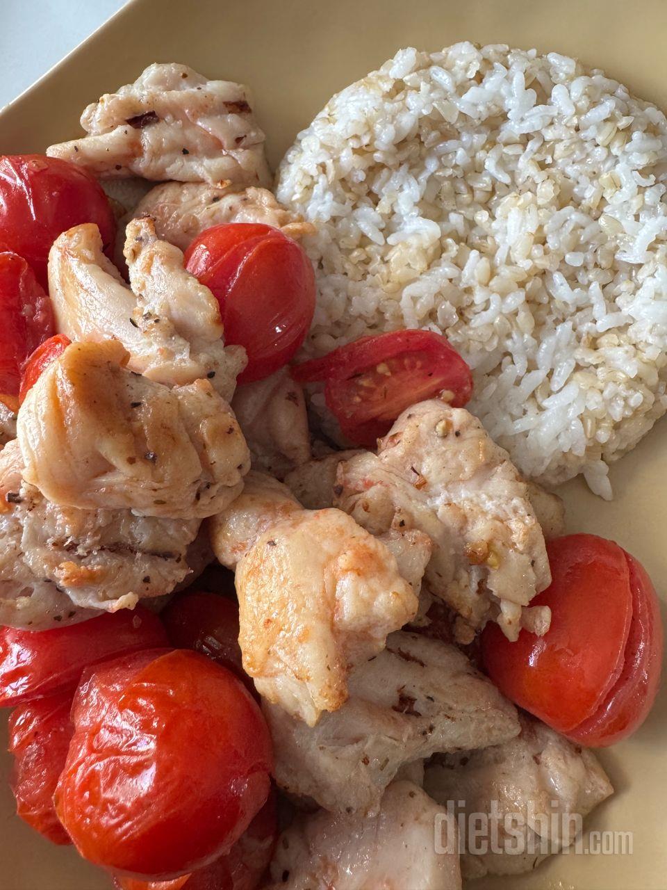 이전에 소스 있는 닭 안심이나 가슴살