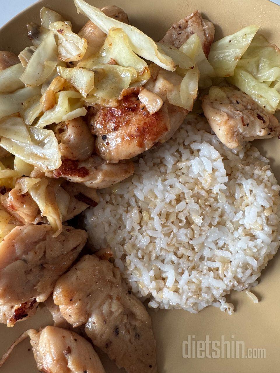 이전에 소스 있는 닭 안심이나 가슴살