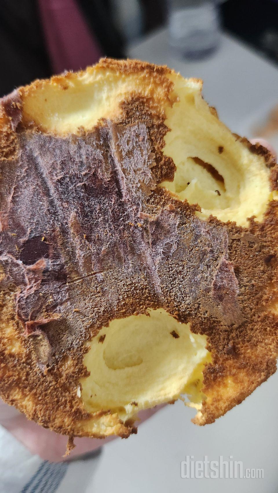 종이 벗기니까 파여있음 ㅜㅜ 이거말곤