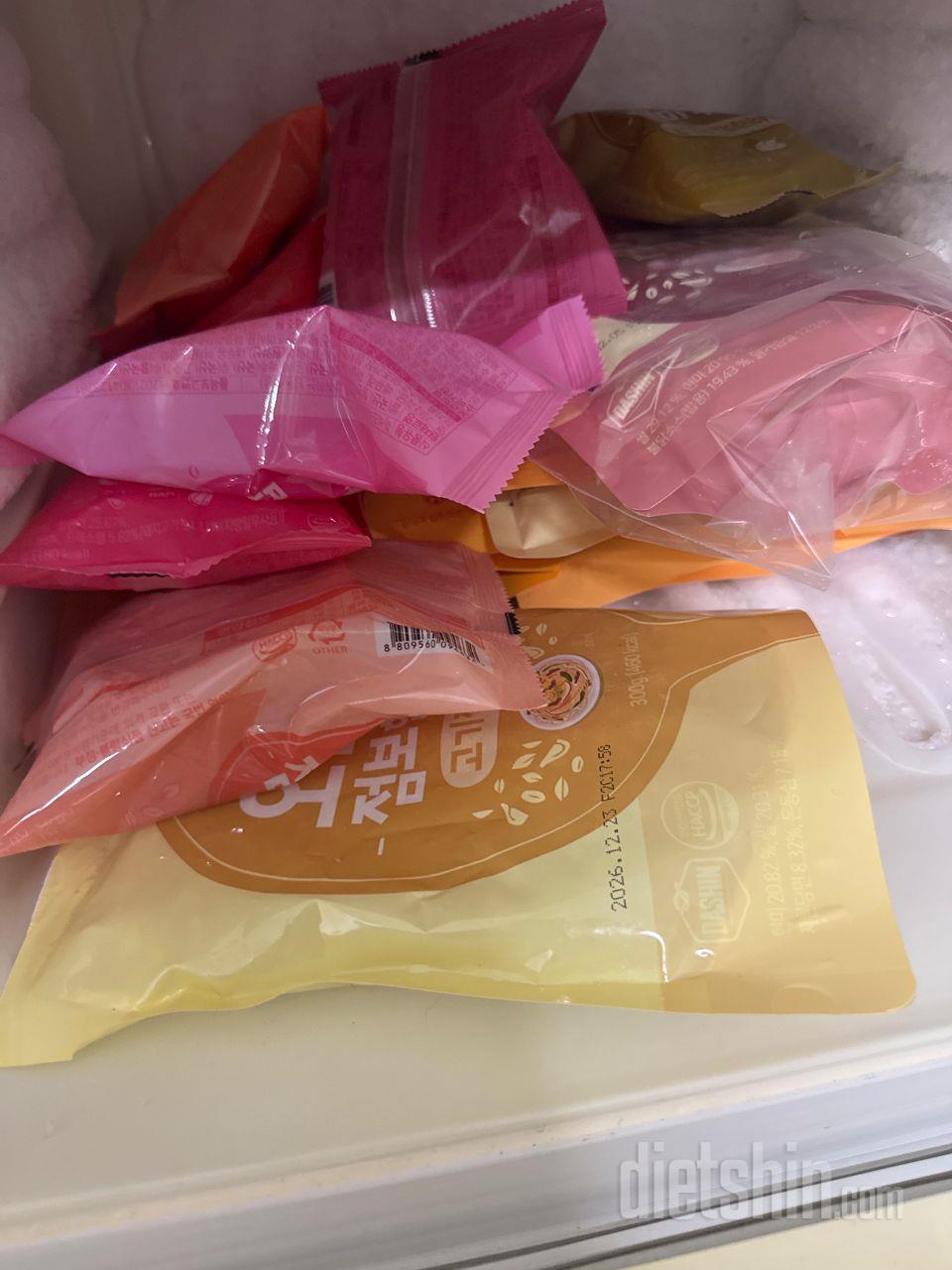 회사점심으로 시켜먹어요 
가끔 나가기