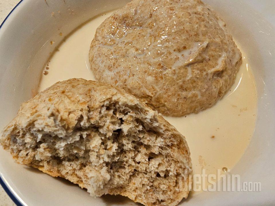 통밀당빵 넘 담백하고 고소해서 저두