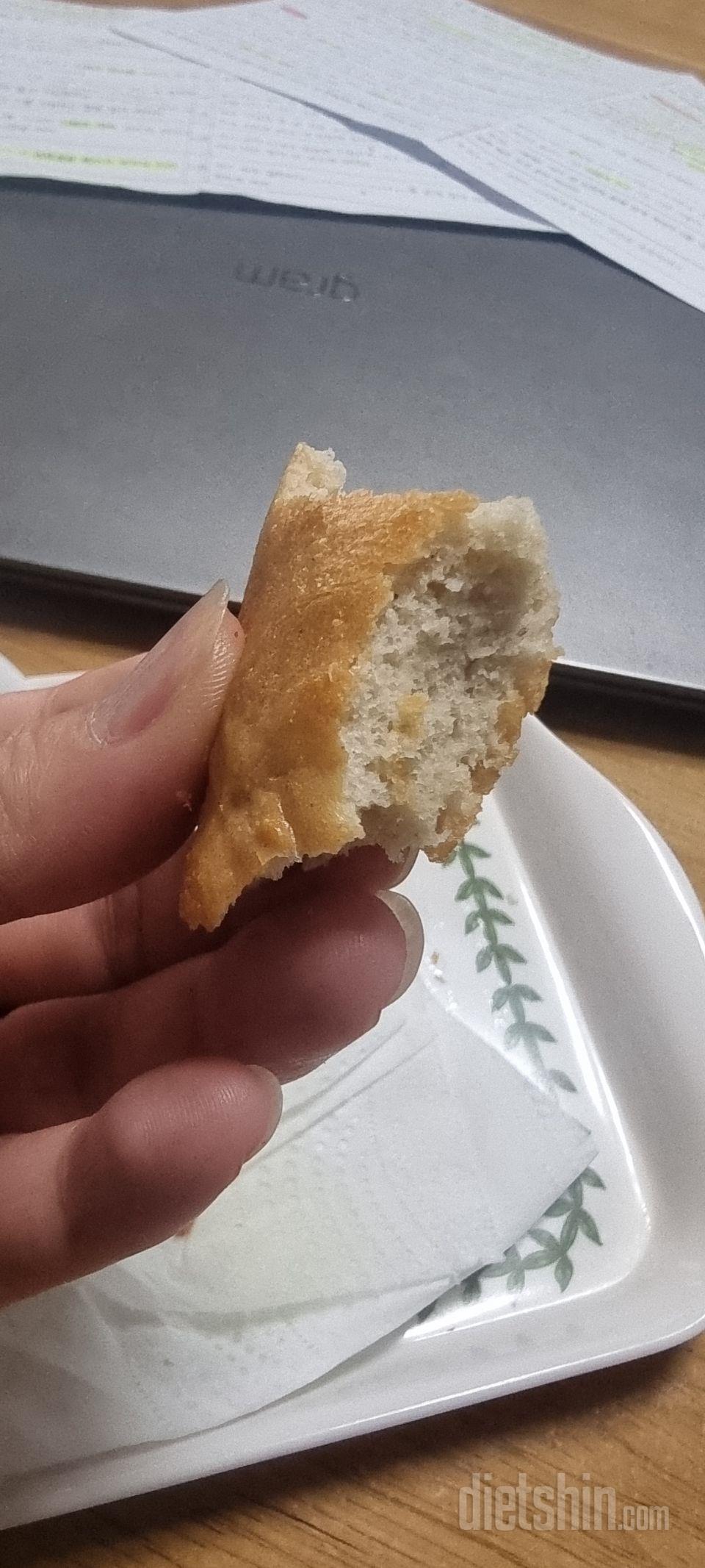 부드럽고 촉촉합니다~
단백해서 먹기