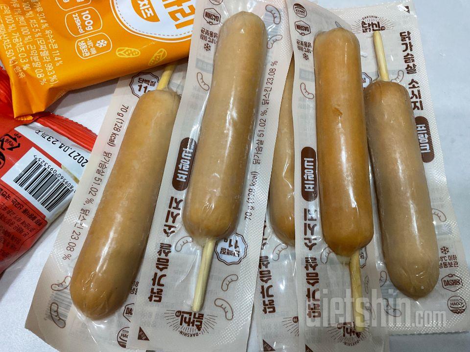 소시지는 핫바보다 자극적이고 , 꼬소