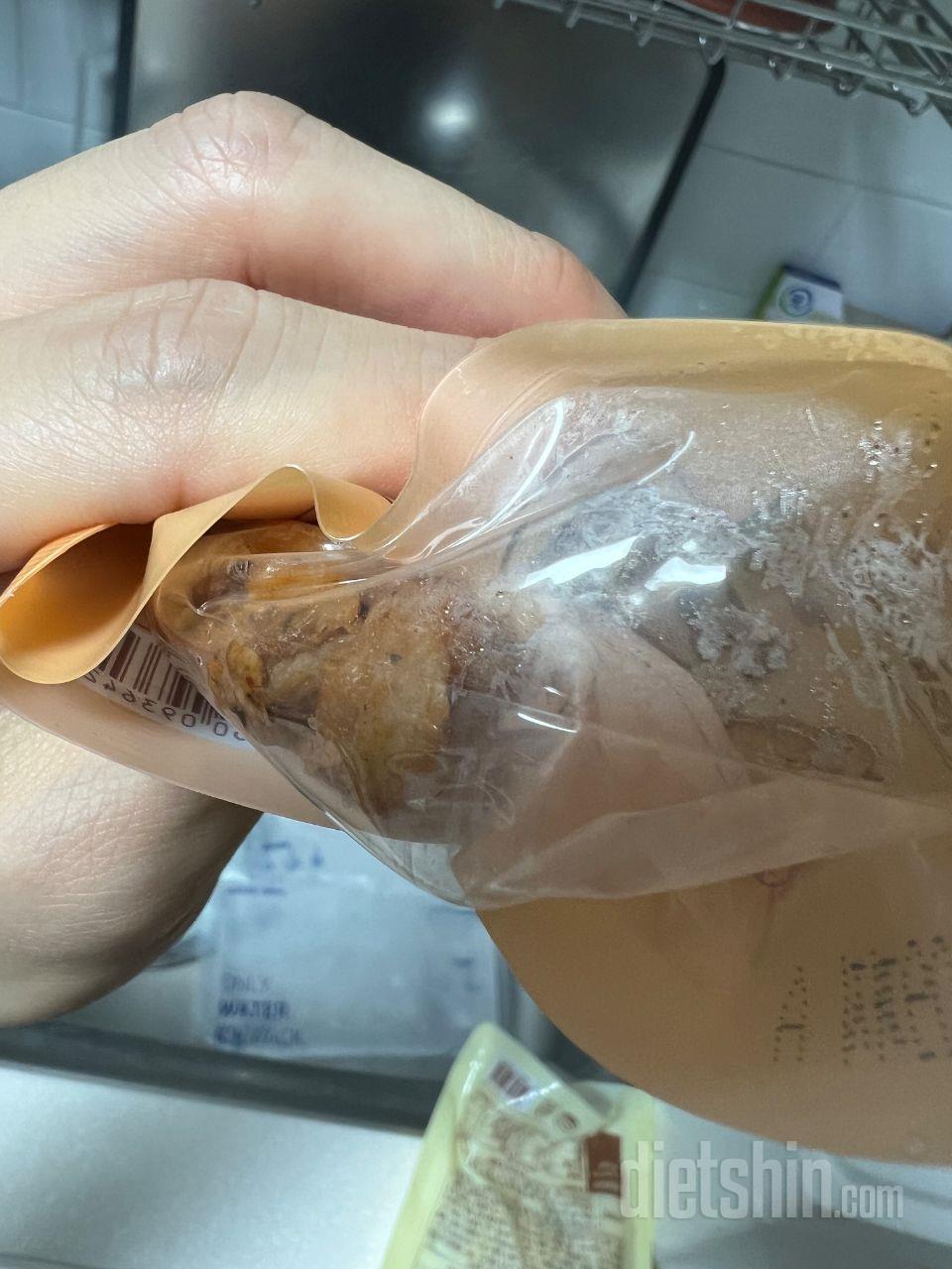 우선 모든 제품이 손으로 눌러도 쉽게
