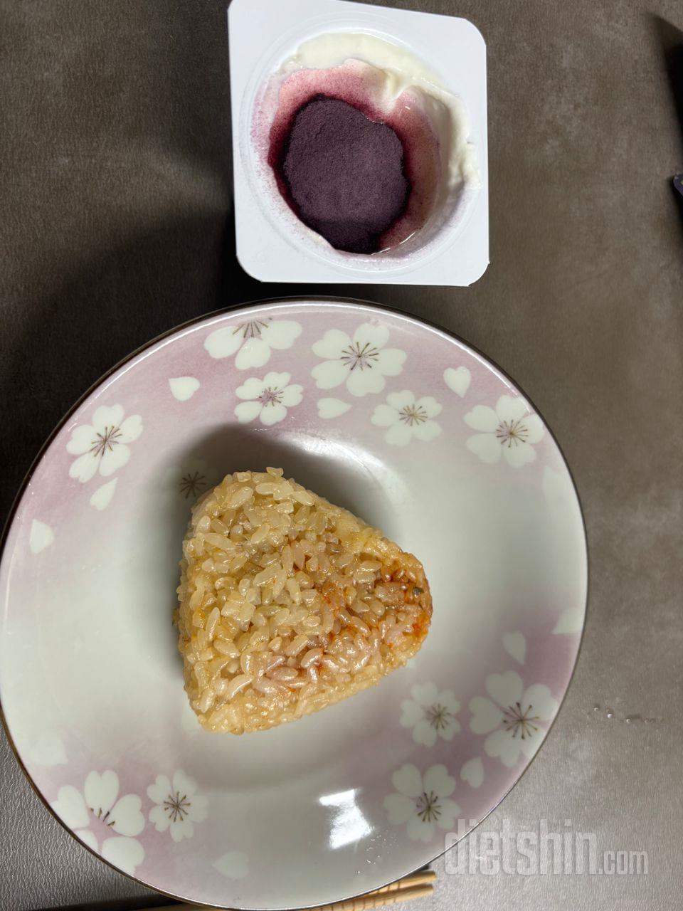 주먹밥 잘받았어요~
아침밥으로 꾸준히