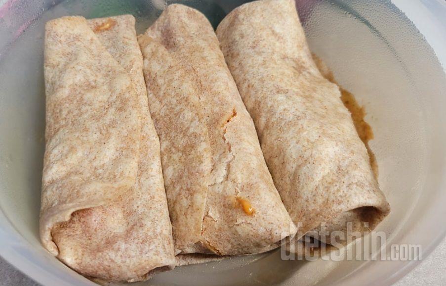 간단한 식사 위주의 칼로리를 섭취하고