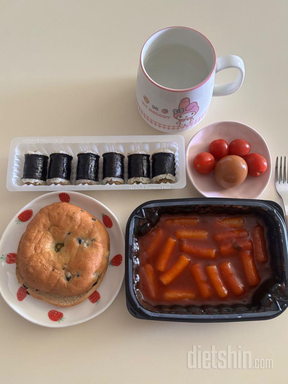 바질베이글 종나 맛있다
안에 토핑 낭