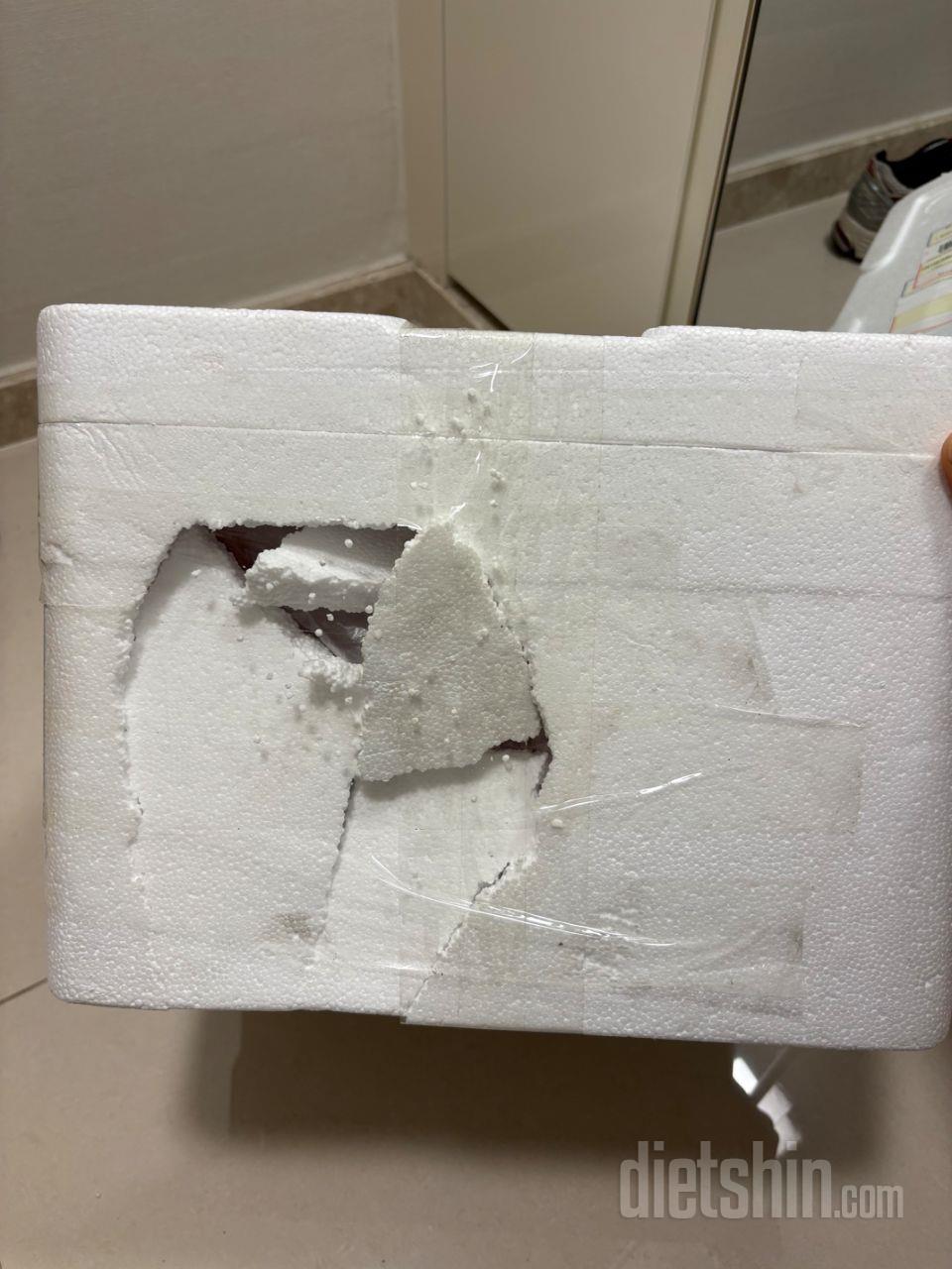 다 좋은데 냉동상태여야하는 제품이 아