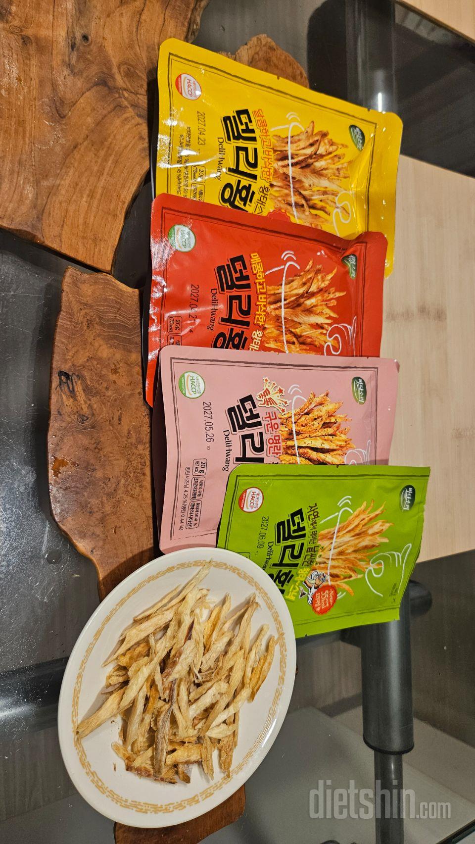 전부터 먹어보고 싶던거라 주문했어요.