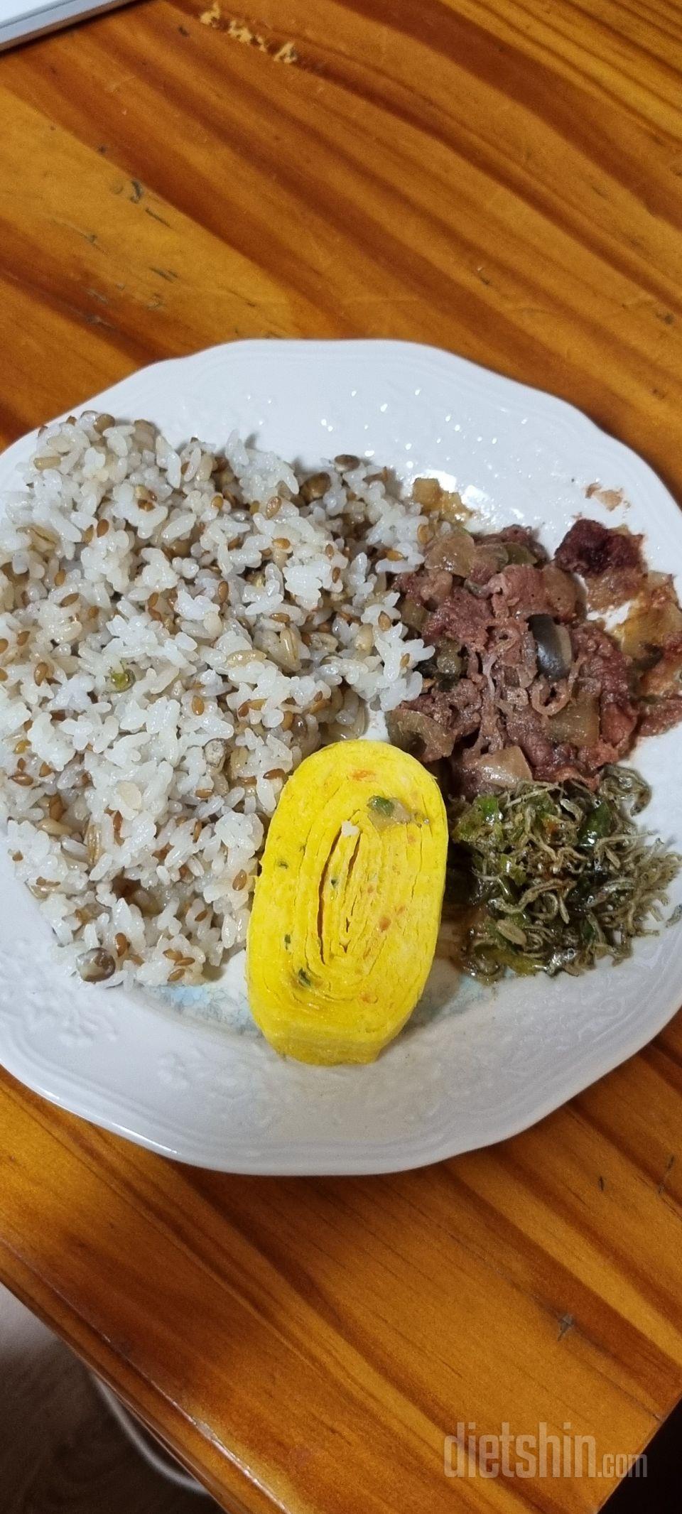 예전부터 즐겨먹던 현미도시락이에요!