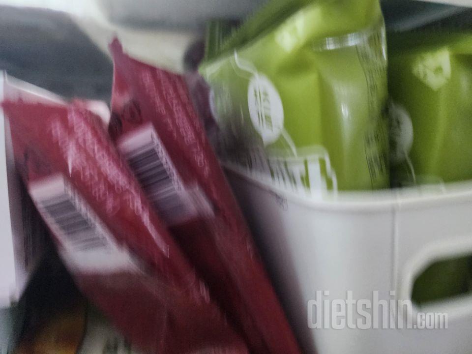 다양한 피자 맛보려고 새로운거 구매해