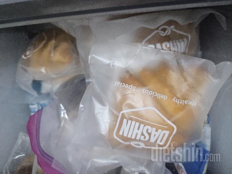 쌀 크로와상 고소한데 빵의 결은 없어