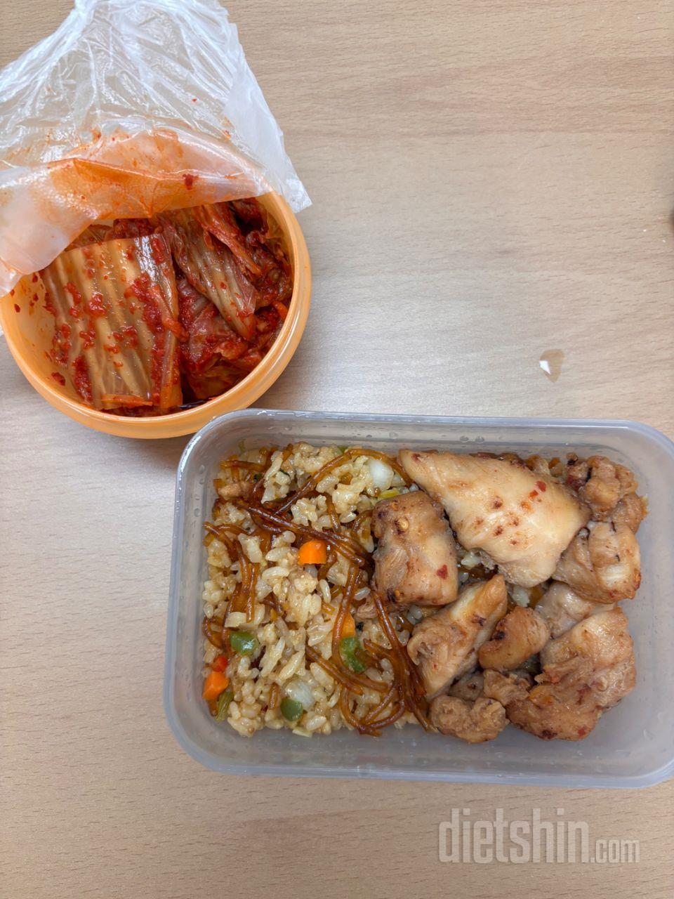 와 진쨔 너무 맛있어요
아직 잡채밥이