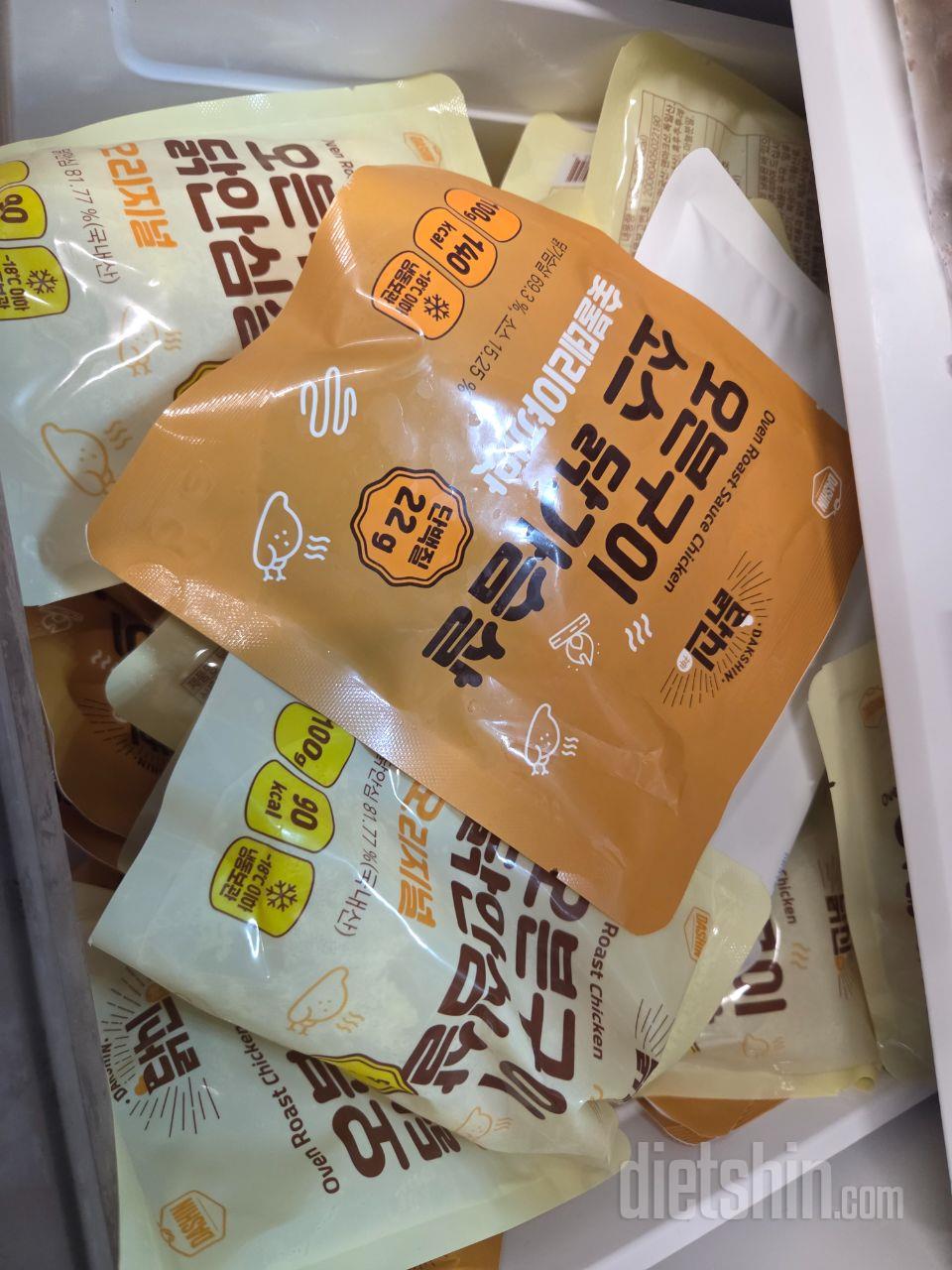 도착하자 마자..
뜯어서 먹고 먹였습