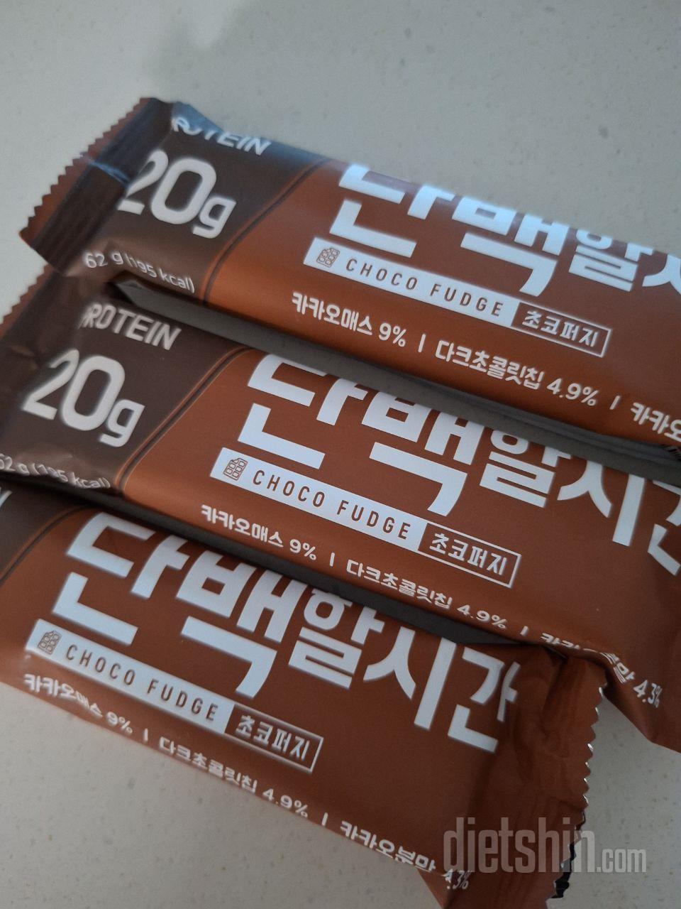 꾸준히 잘 먹고 있습니다