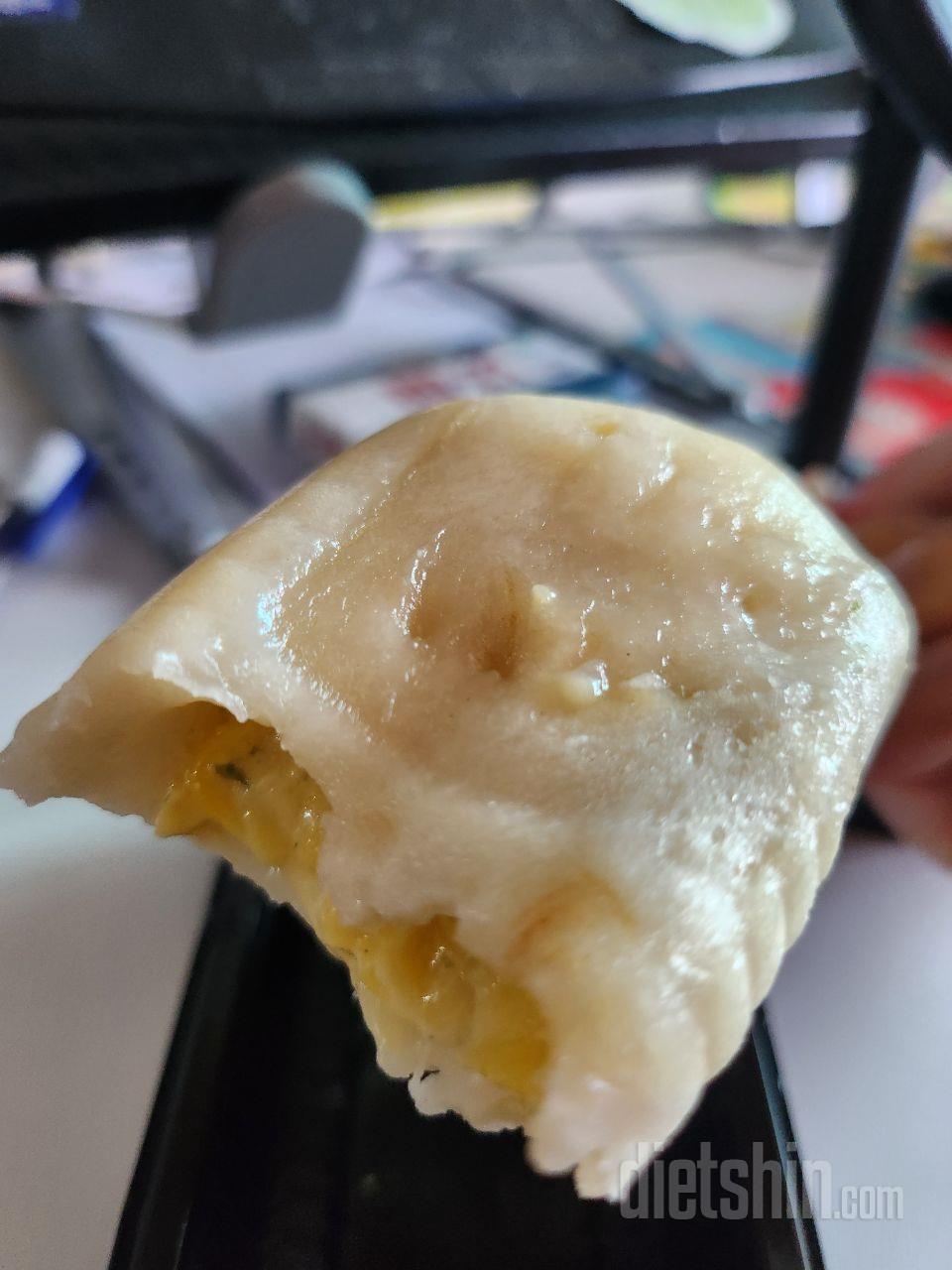 일단 콘치즈 먹어봤는데 맛있어요