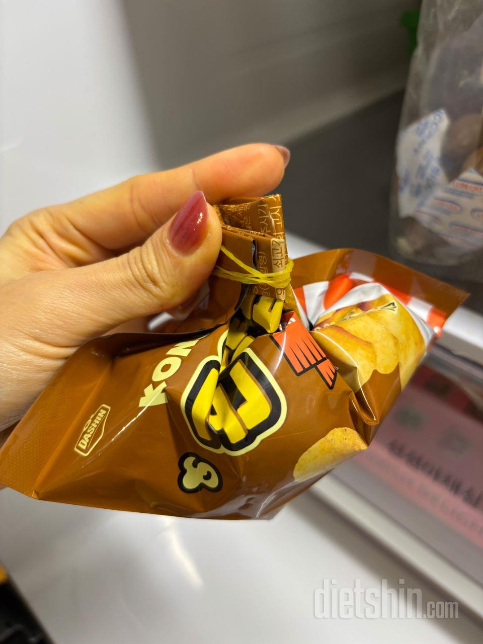 생각보다 맛있어요..!! 계속주워먹게