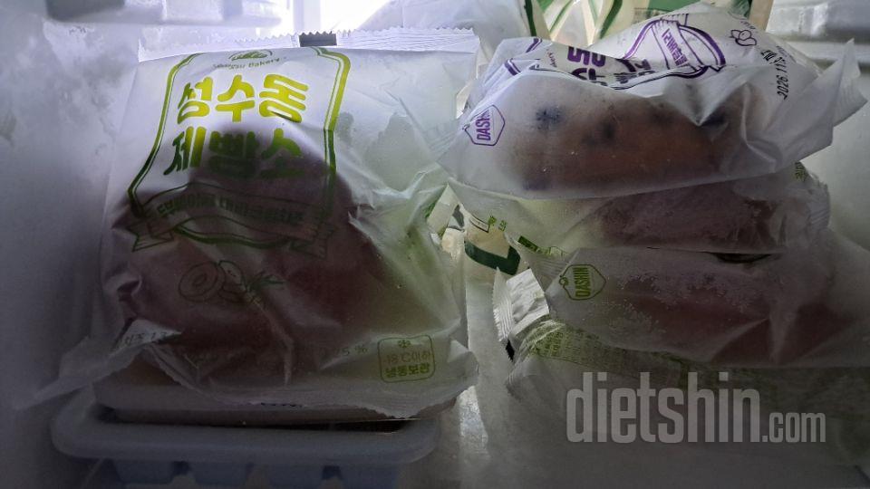 늘 구매하는 베이글이에요.
맛있게 먹