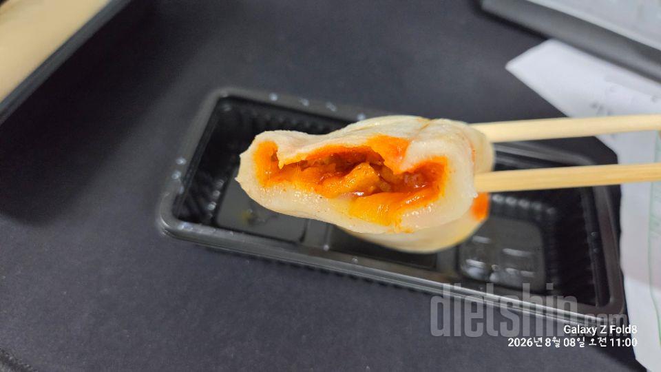 제가 맵찔이라 떡볶이 맛은 살짝 맵긴