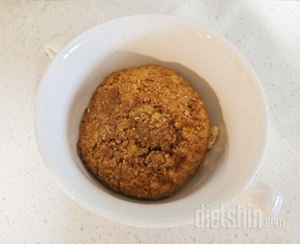 통밀로 만든 빵이라서 더 고소하고 맛