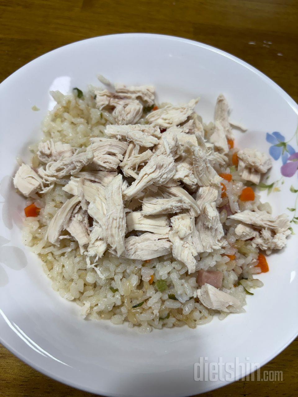 생각보다 양많고 맛잇어요! 닭가슴살이