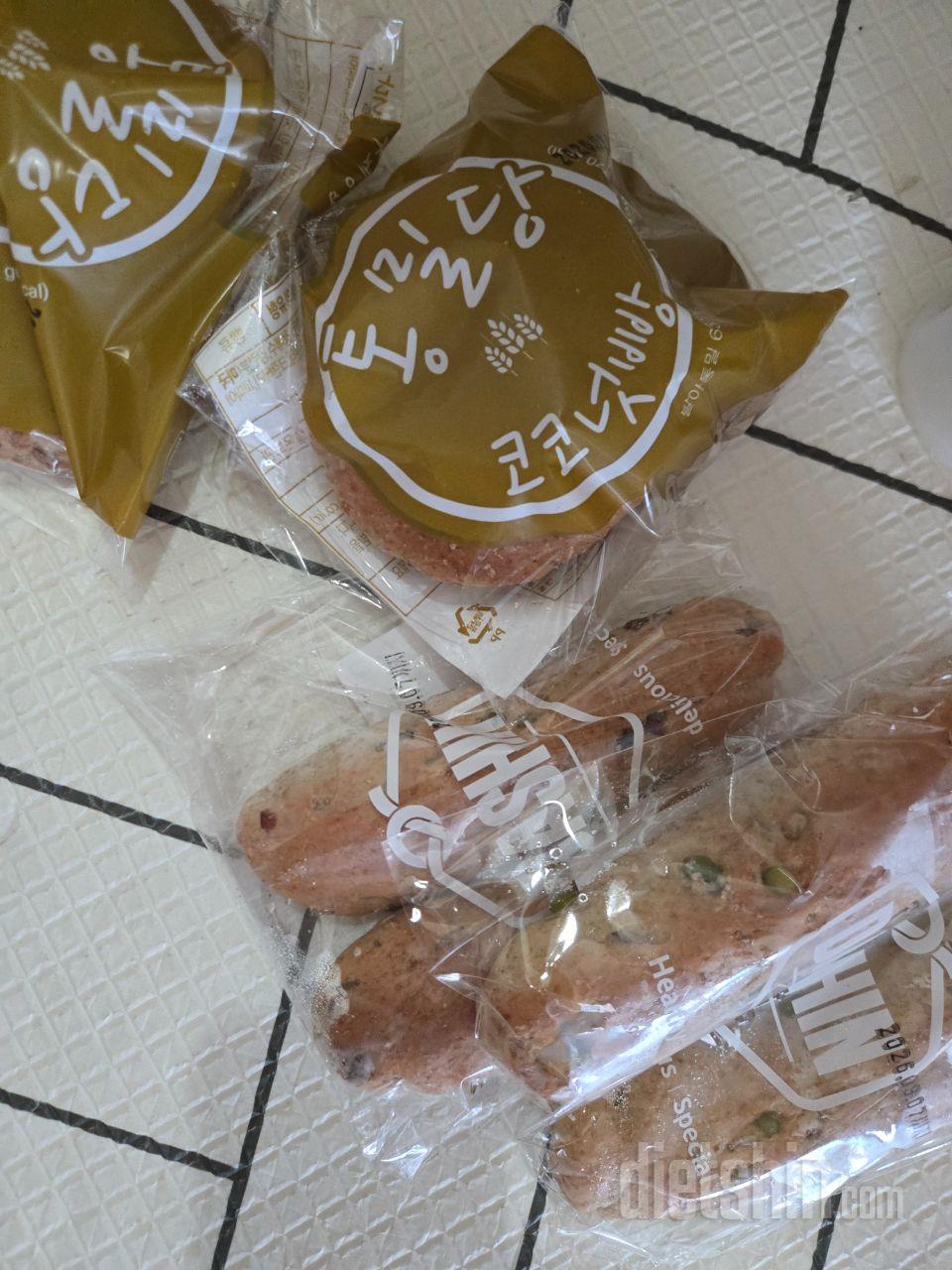 항상 먹던거라 맛나용 ㅎㅎ
식사대용으